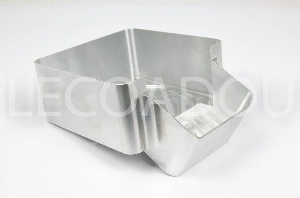 Capot moteur taille masse